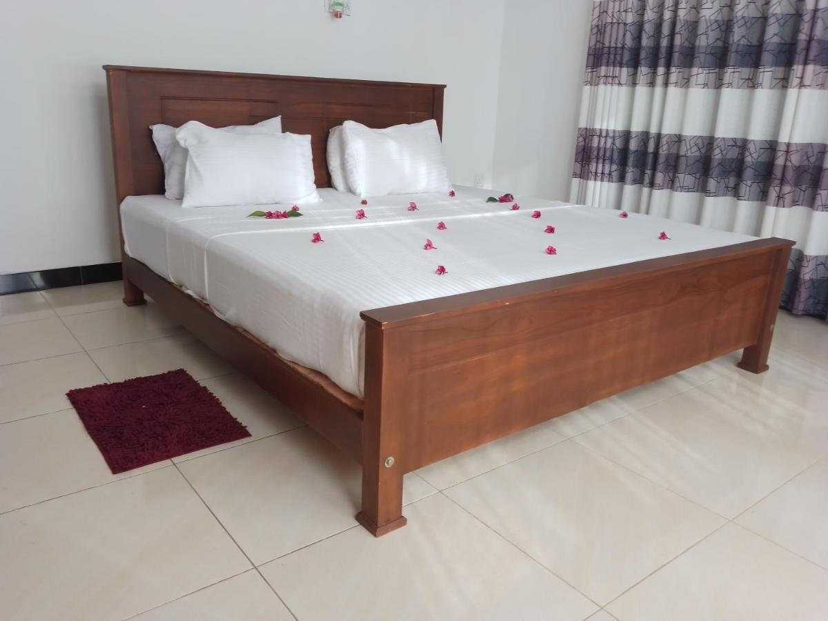 Sea & Greens Apartments Унаватуна Экстерьер фото