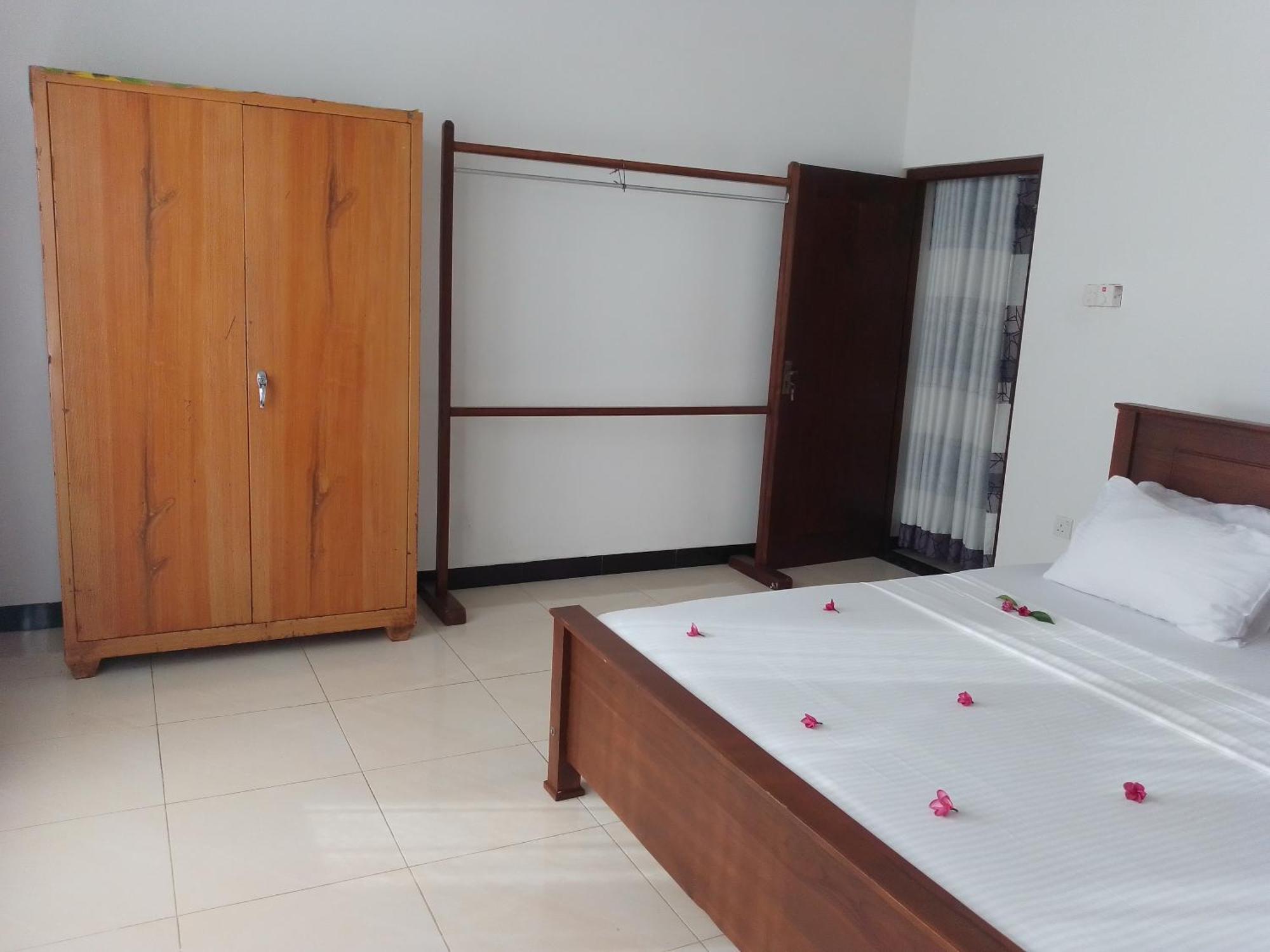 Sea & Greens Apartments Унаватуна Экстерьер фото
